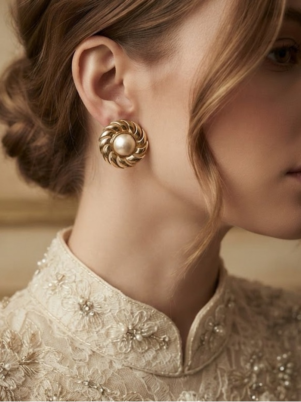 VINTAGE 80S GOLD PEARL CLIP ON EARRINGS STATEMENT